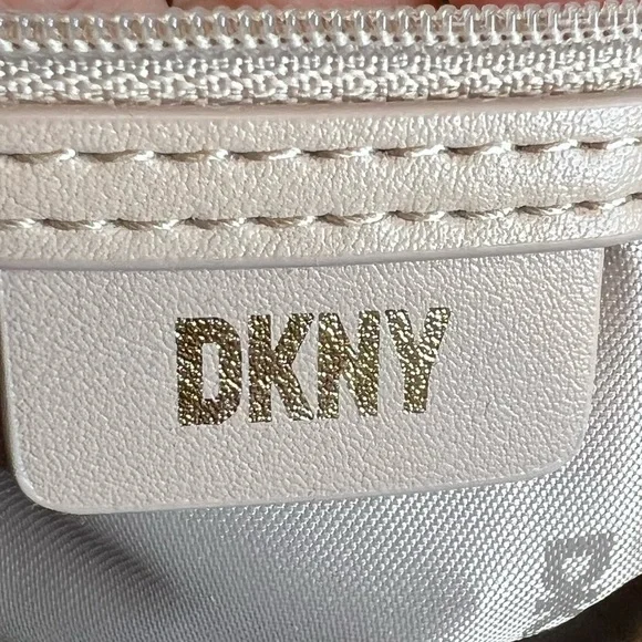 DKNY BRYANT MEDIUM TOTE - Picture 12 of 15